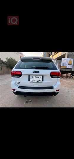 جیپ گراند شیرۆکی